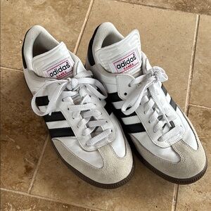 White Adidas Sambas